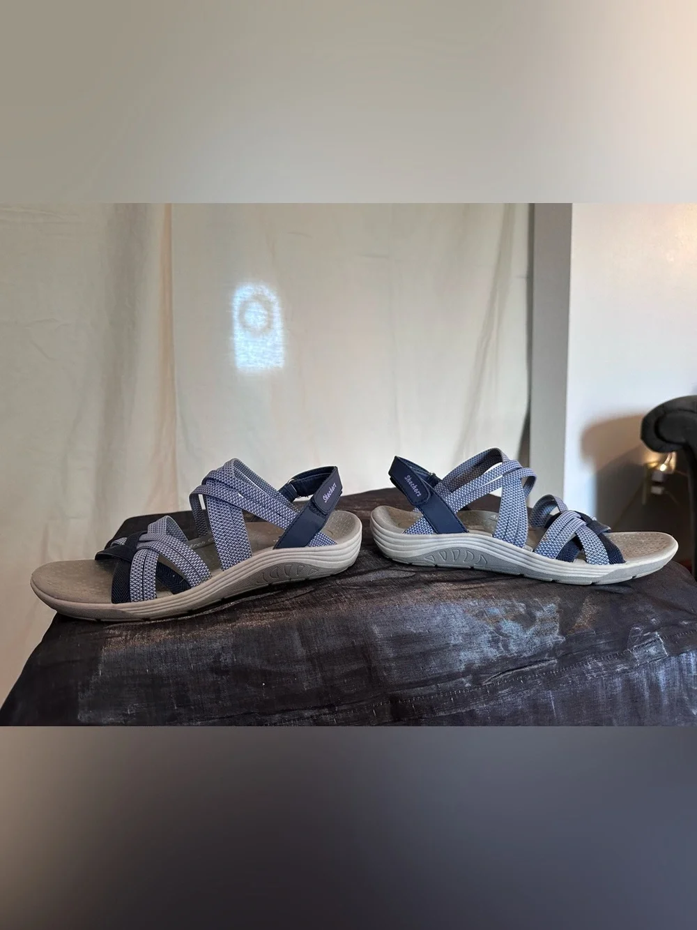 Skechers Navy & Blue Woven Strappy Sandals outdoor lifestyle arch comfort size 8